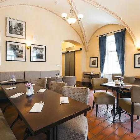 Hotel Latran 4*